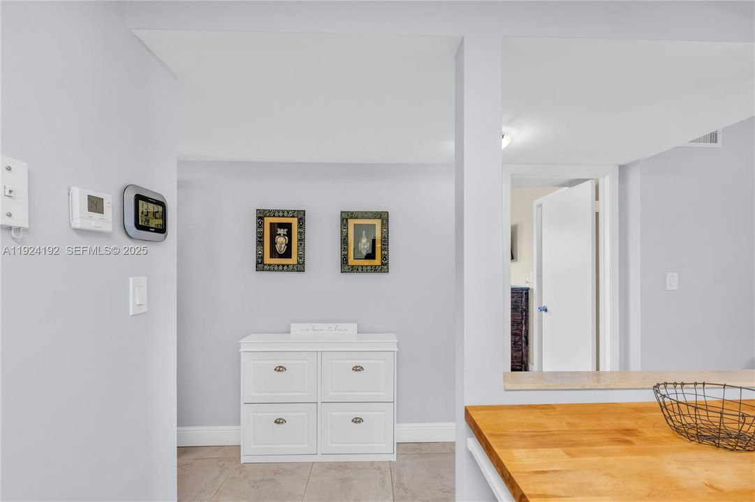 For Sale: $209,999 (2 beds, 2 baths, 1170 Square Feet)