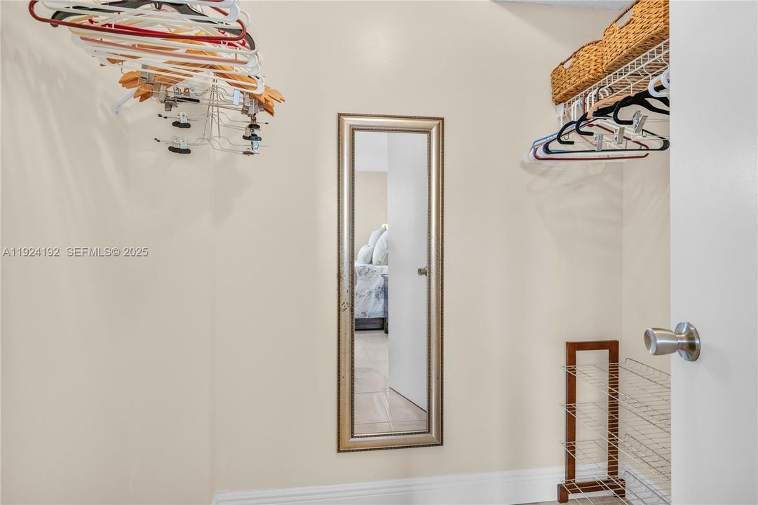 For Sale: $209,999 (2 beds, 2 baths, 1170 Square Feet)