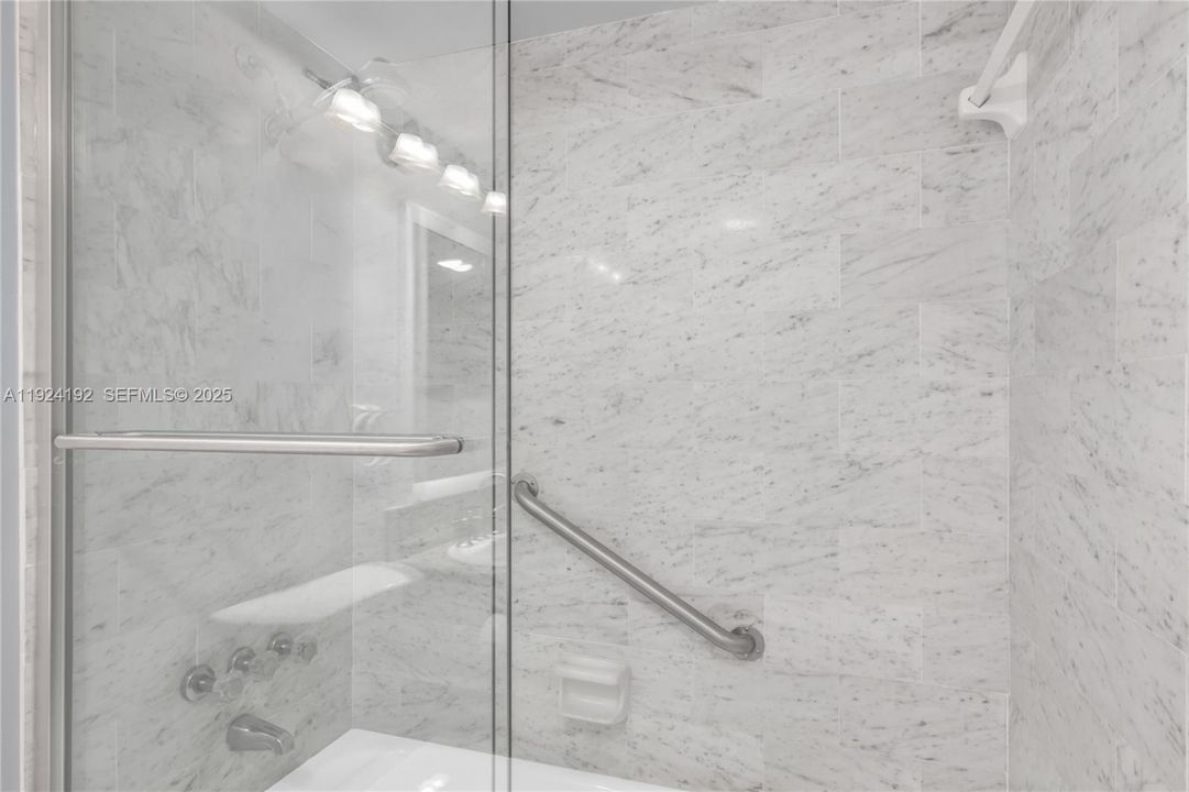 For Sale: $209,999 (2 beds, 2 baths, 1170 Square Feet)