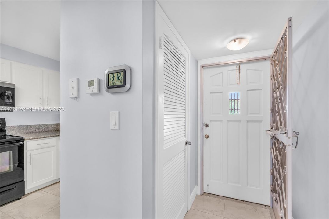 For Sale: $209,999 (2 beds, 2 baths, 1170 Square Feet)