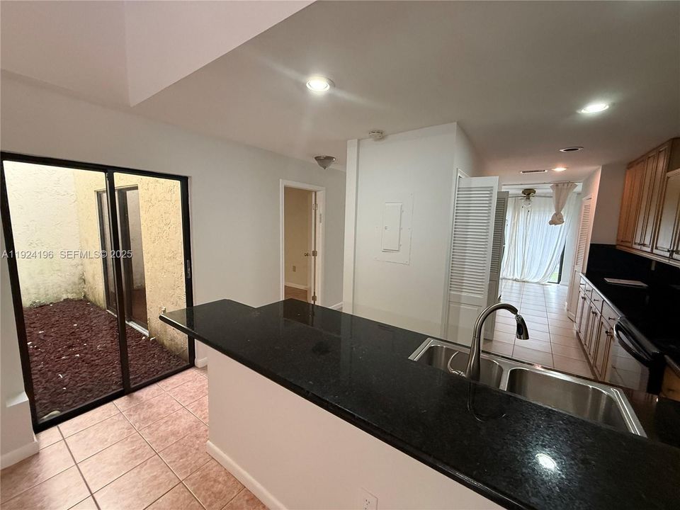 For Rent: $3,250 (3 beds, 2 baths, 1454 Square Feet)