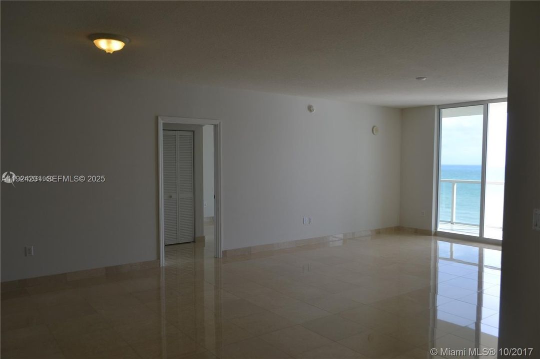 For Rent: $4,750 (2 beds, 2 baths, 1602 Square Feet)