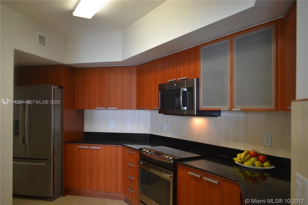 For Rent: $4,750 (2 beds, 2 baths, 1602 Square Feet)