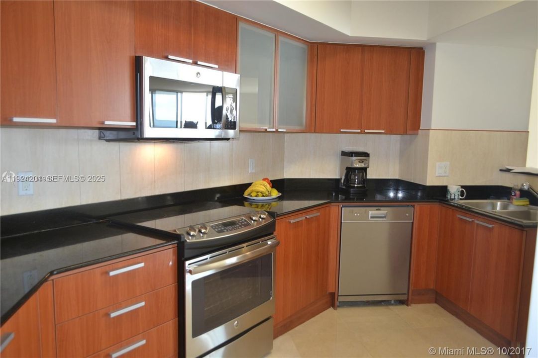 For Rent: $4,750 (2 beds, 2 baths, 1602 Square Feet)