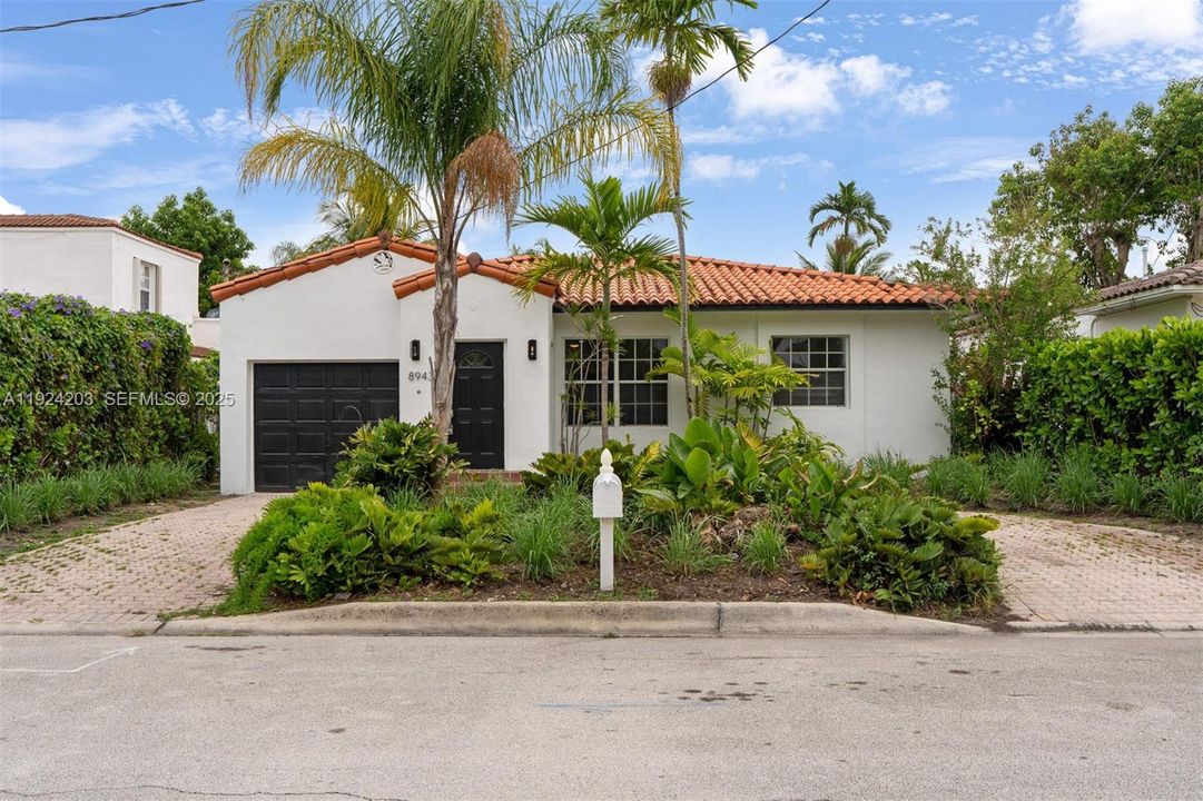 For Rent: $5,985 (3 beds, 2 baths, 0 Square Feet)