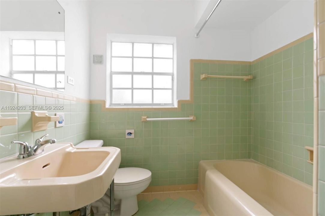 For Rent: $5,985 (3 beds, 2 baths, 0 Square Feet)