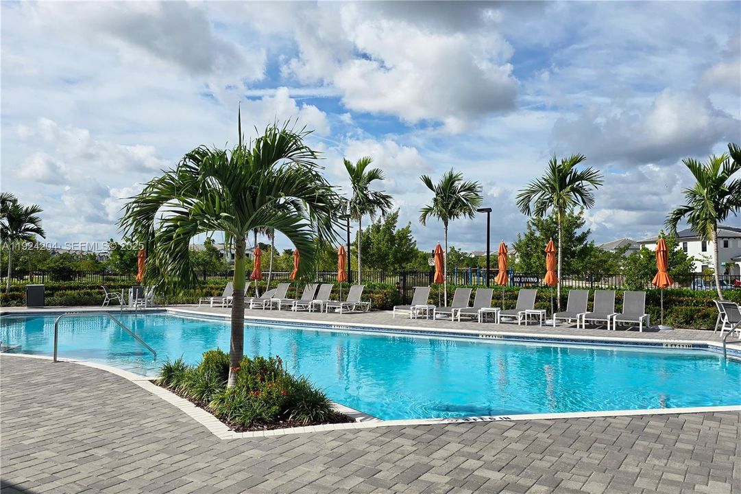 En Venta: $389,990 (3 camas, 2 baños, 1612 Pies cuadrados)