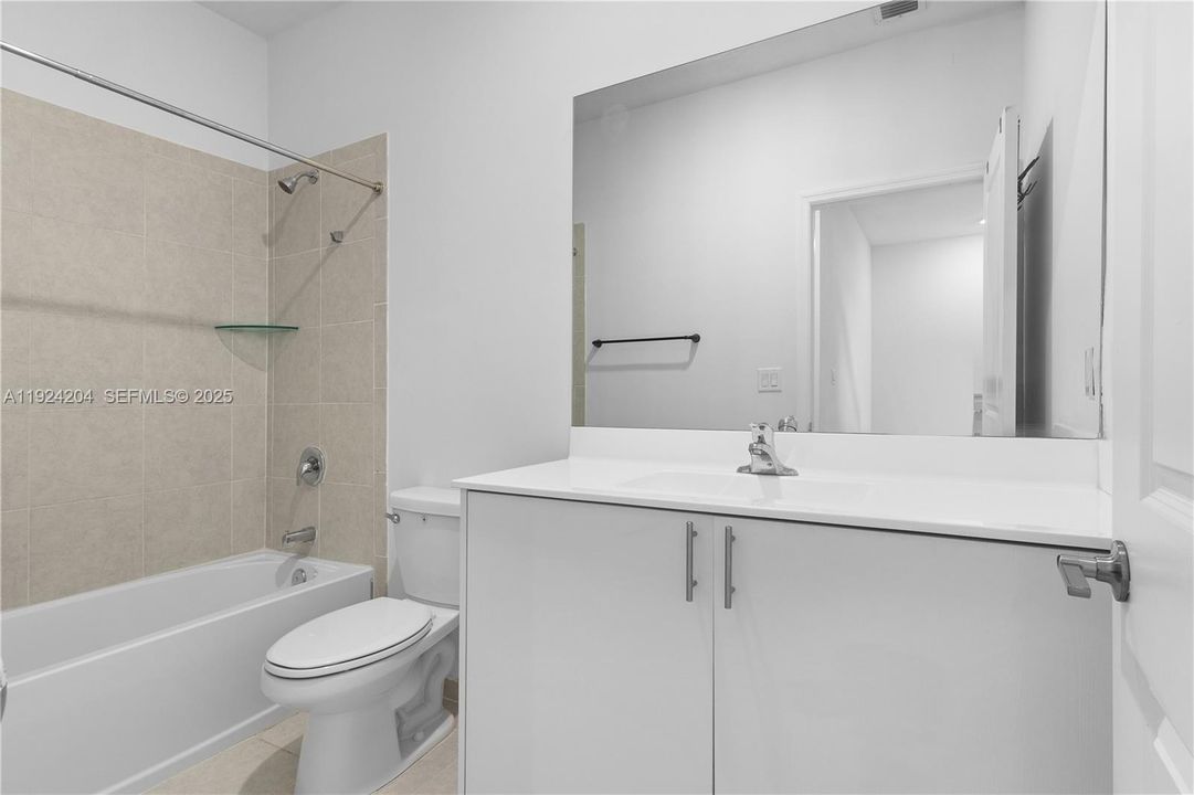 En Venta: $389,990 (3 camas, 2 baños, 1612 Pies cuadrados)