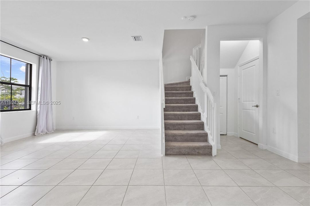 En Venta: $389,990 (3 camas, 2 baños, 1612 Pies cuadrados)