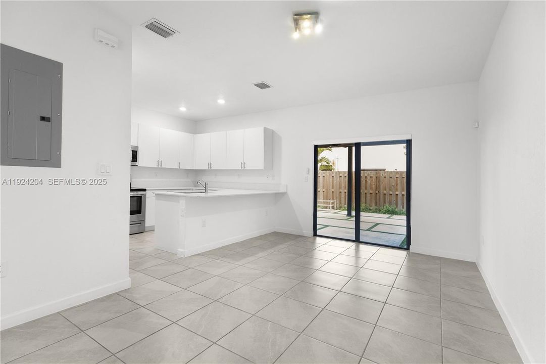 En Venta: $389,990 (3 camas, 2 baños, 1612 Pies cuadrados)