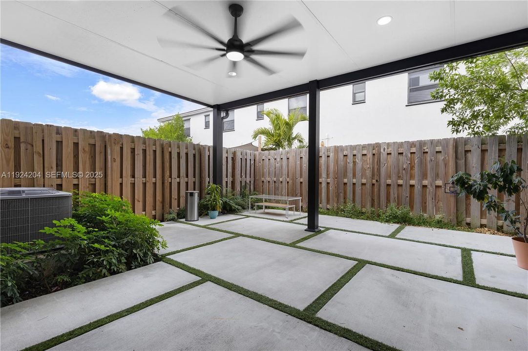 En Venta: $389,990 (3 camas, 2 baños, 1612 Pies cuadrados)