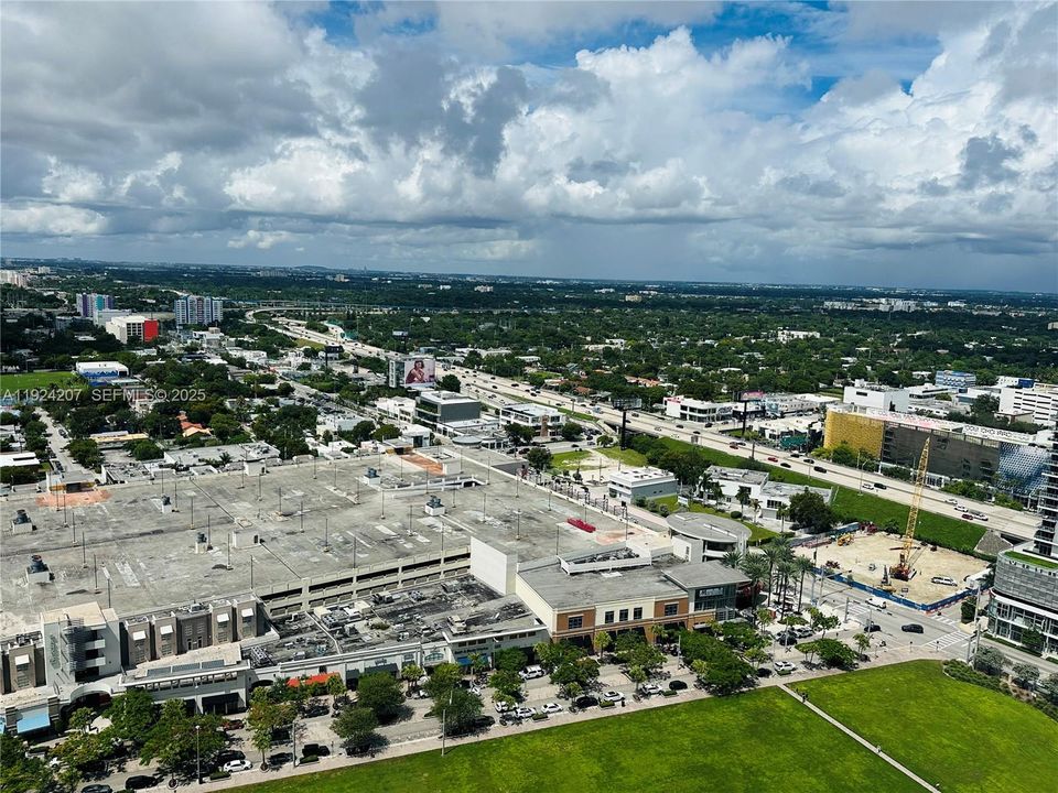 For Rent: $4,500 (1 beds, 1 baths, 681 Square Feet)