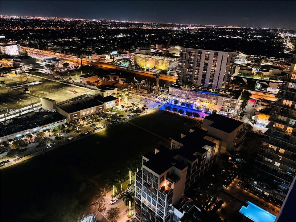 For Rent: $4,500 (1 beds, 1 baths, 681 Square Feet)