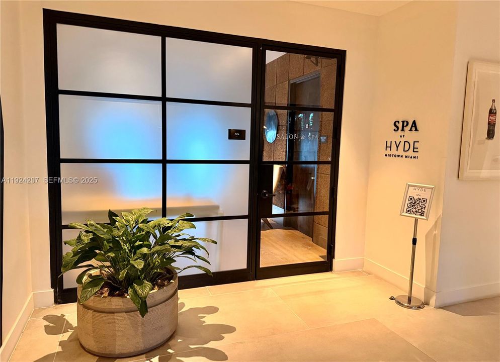 For Rent: $4,500 (1 beds, 1 baths, 681 Square Feet)