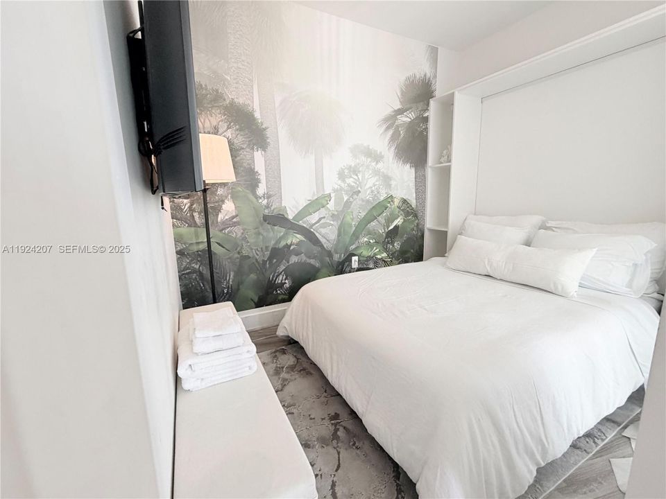 For Rent: $4,500 (1 beds, 1 baths, 681 Square Feet)