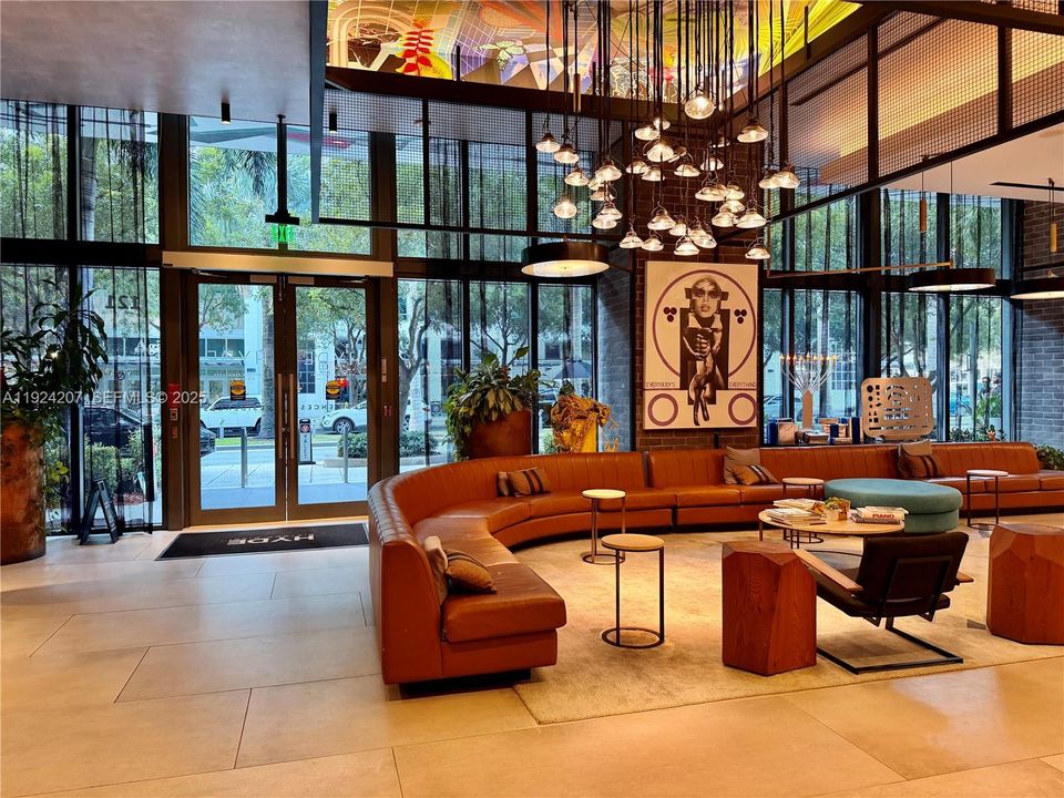 For Rent: $4,500 (1 beds, 1 baths, 681 Square Feet)