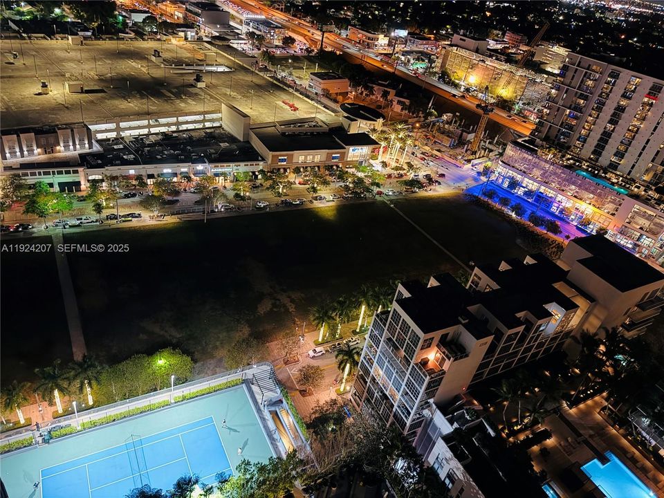 For Rent: $4,500 (1 beds, 1 baths, 681 Square Feet)