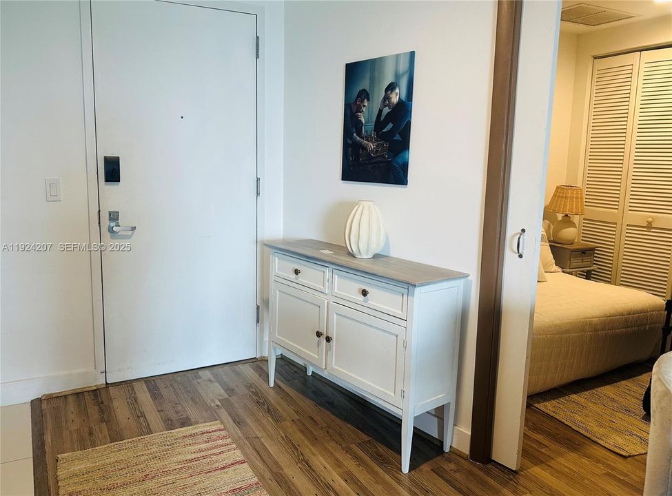 For Rent: $4,500 (1 beds, 1 baths, 681 Square Feet)