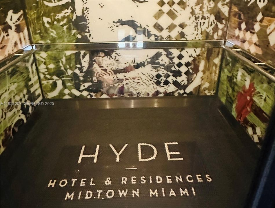 For Rent: $4,500 (1 beds, 1 baths, 681 Square Feet)