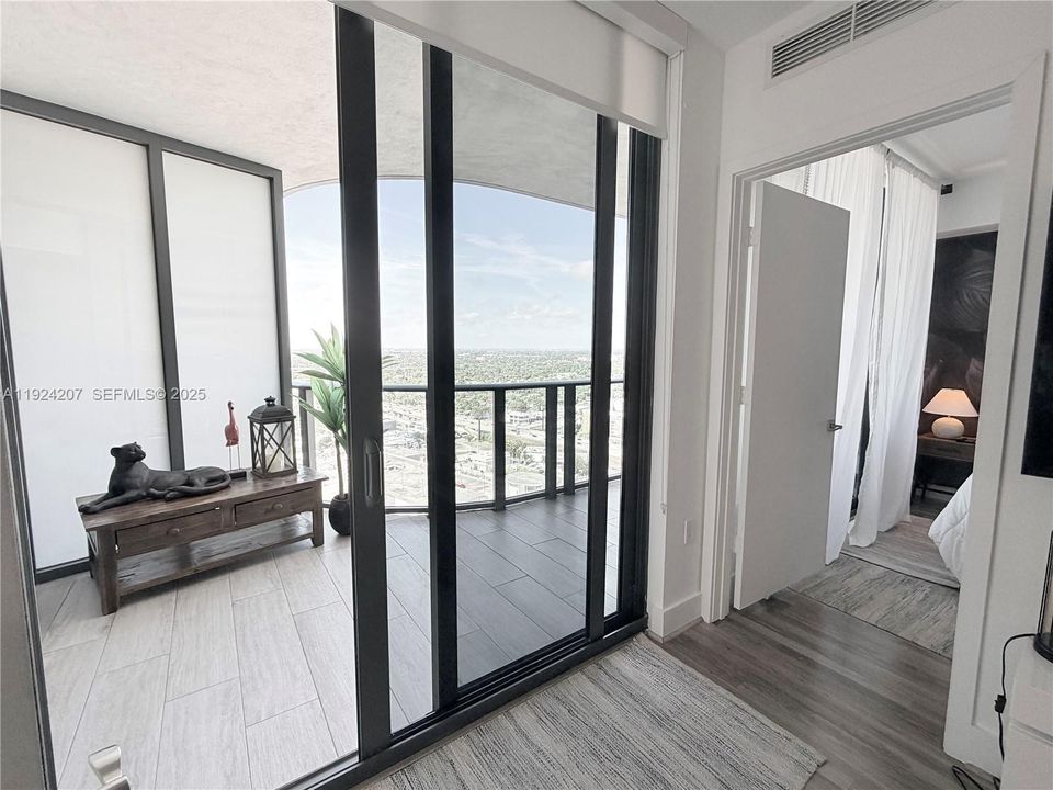 For Rent: $4,500 (1 beds, 1 baths, 681 Square Feet)