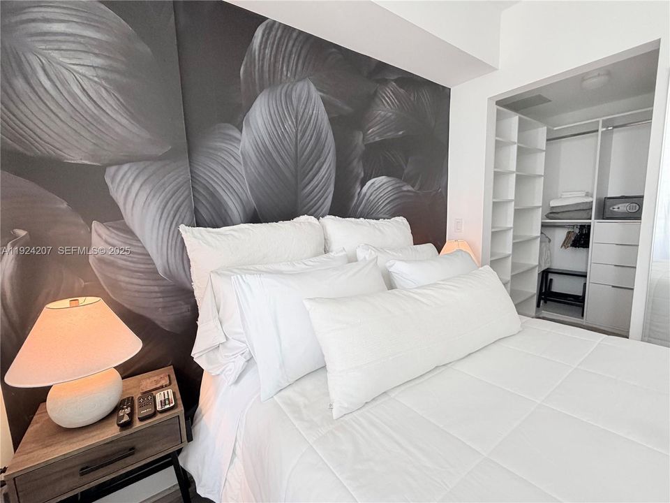 For Rent: $4,500 (1 beds, 1 baths, 681 Square Feet)