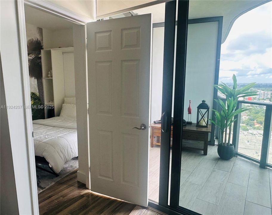 For Rent: $4,500 (1 beds, 1 baths, 681 Square Feet)