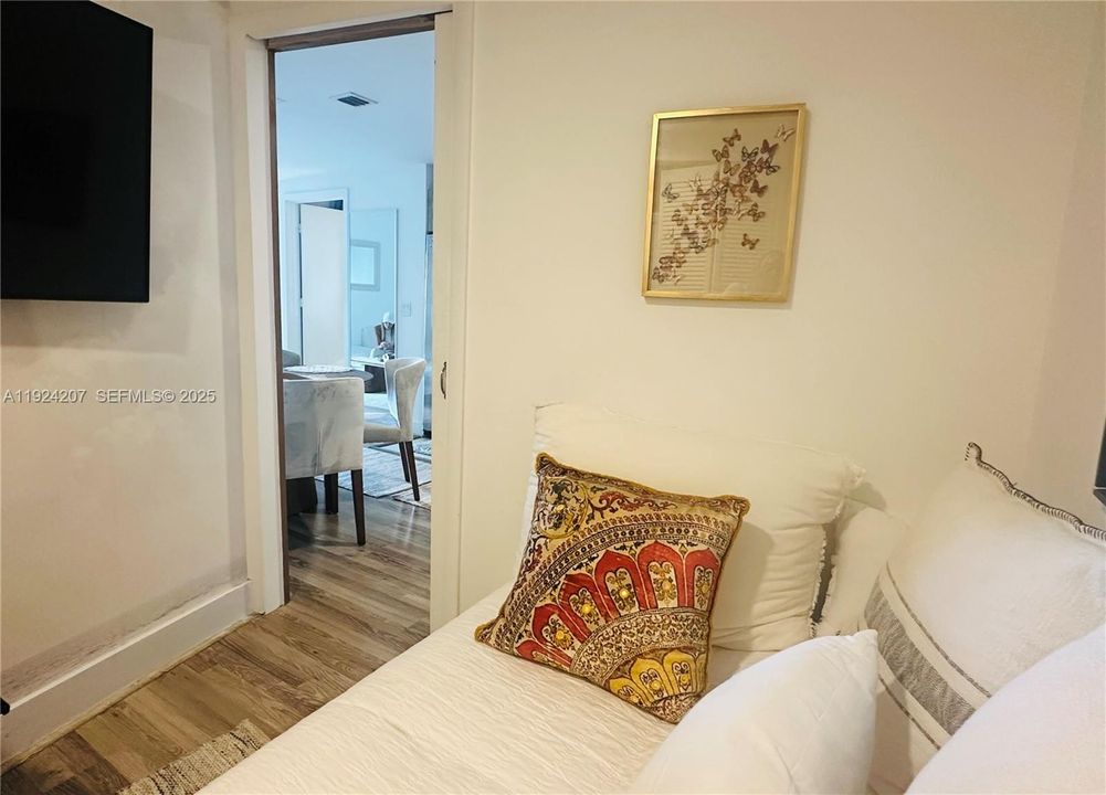 For Rent: $4,500 (1 beds, 1 baths, 681 Square Feet)