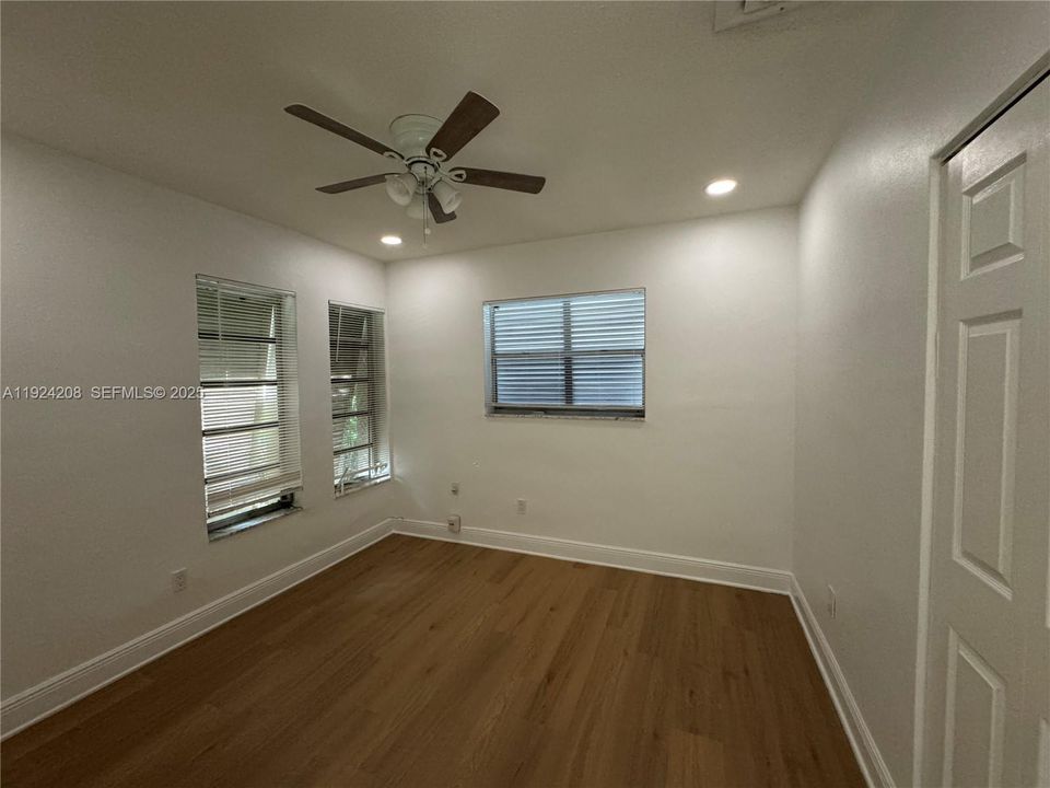 На продажу: $525,000 (3 спален, 2 ванн, 1234 Квадратных фут)