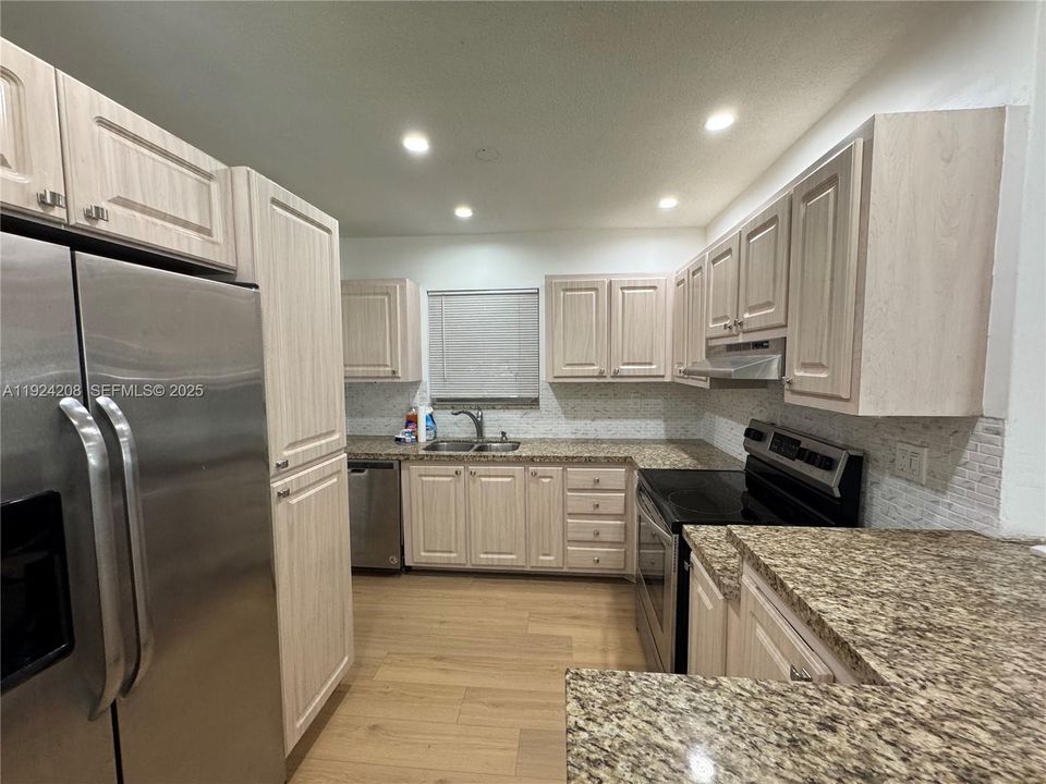 На продажу: $525,000 (3 спален, 2 ванн, 1234 Квадратных фут)