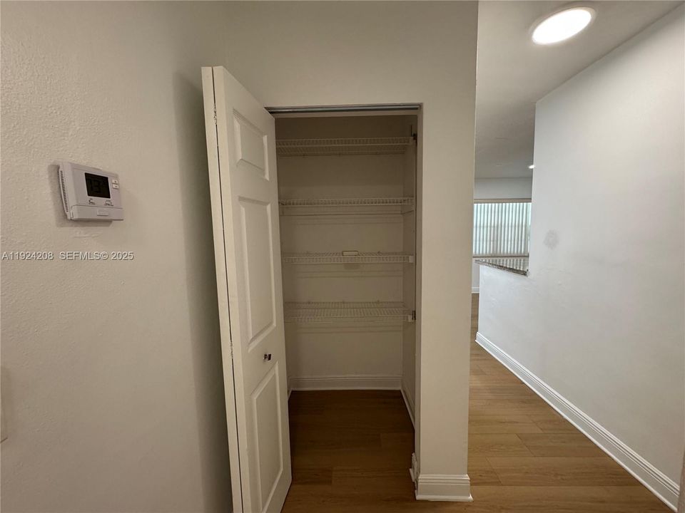 На продажу: $525,000 (3 спален, 2 ванн, 1234 Квадратных фут)