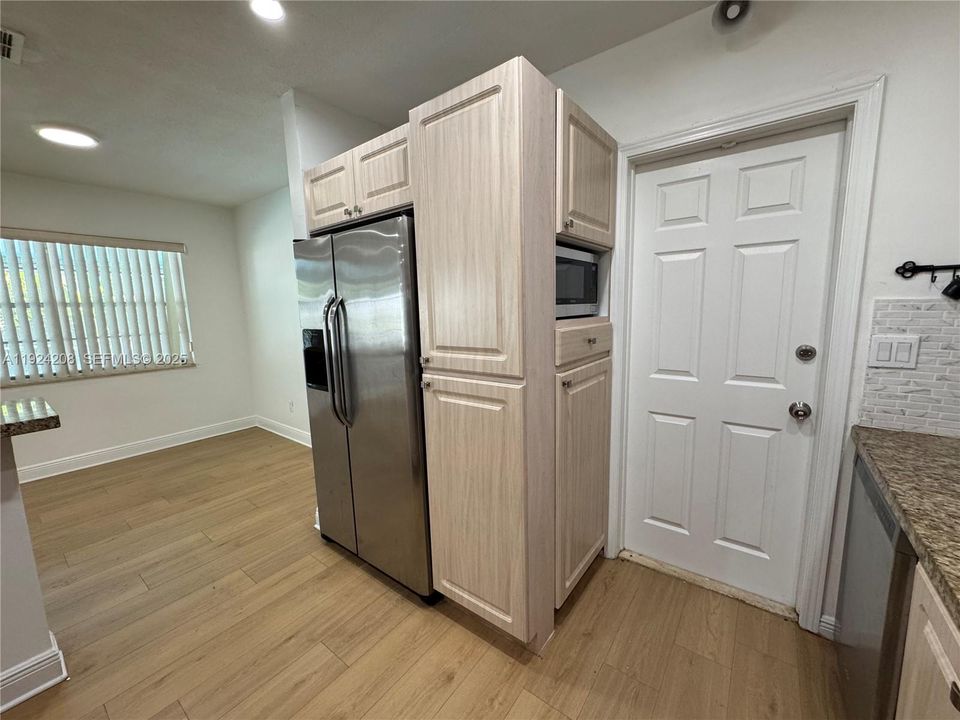 На продажу: $525,000 (3 спален, 2 ванн, 1234 Квадратных фут)