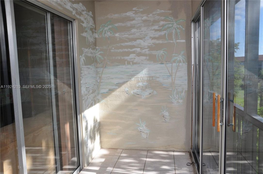 For Sale: $185,000 (2 beds, 2 baths, 1052 Square Feet)