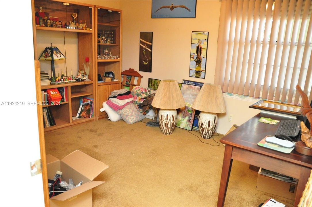 For Sale: $185,000 (2 beds, 2 baths, 1052 Square Feet)