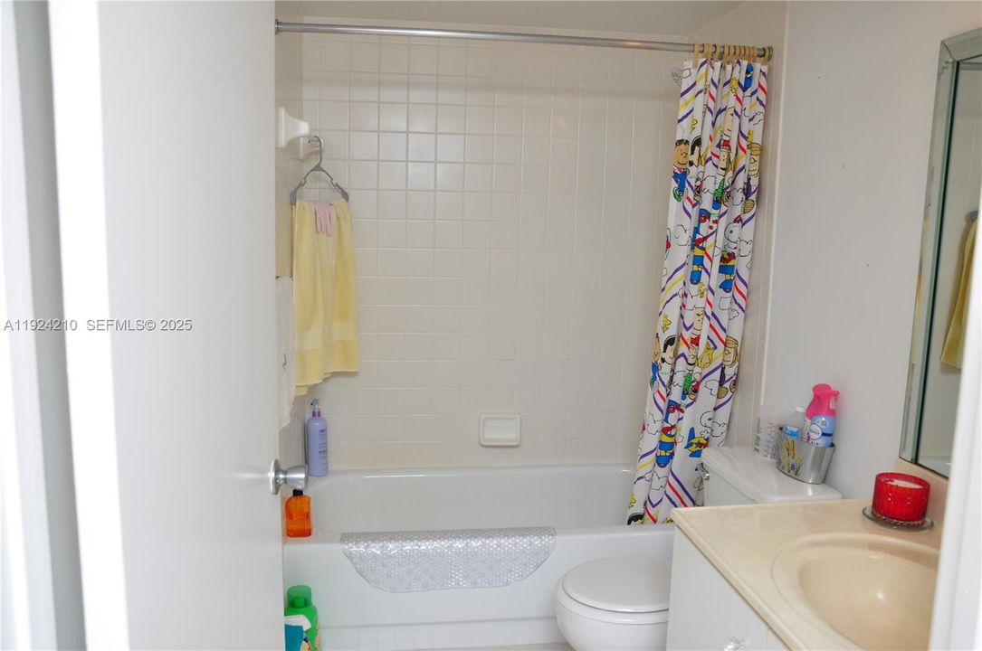 For Sale: $185,000 (2 beds, 2 baths, 1052 Square Feet)