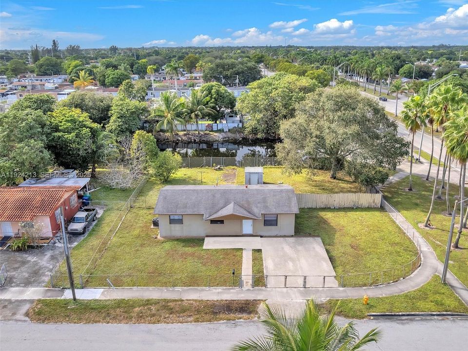 待售: $450,000 (3 贝兹, 1 浴室, 1125 平方英尺)