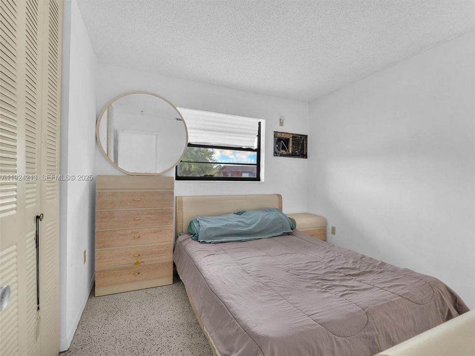 待售: $450,000 (3 贝兹, 1 浴室, 1125 平方英尺)