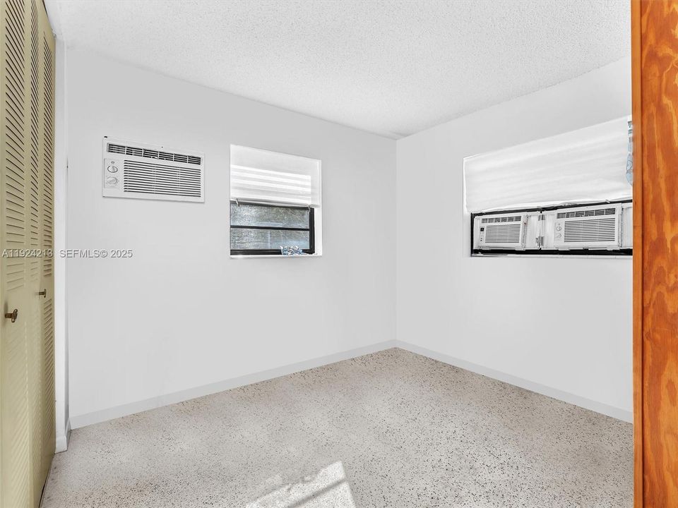 待售: $450,000 (3 贝兹, 1 浴室, 1125 平方英尺)