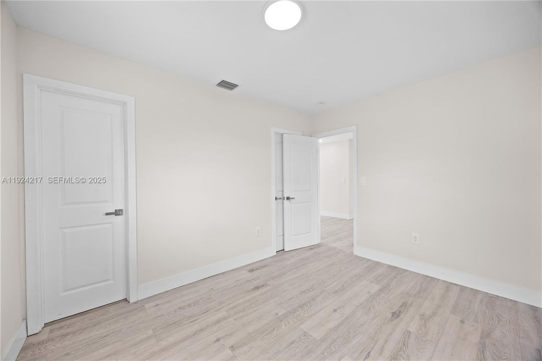 На продажу: $579,900 (3 спален, 2 ванн, 1230 Квадратных фут)