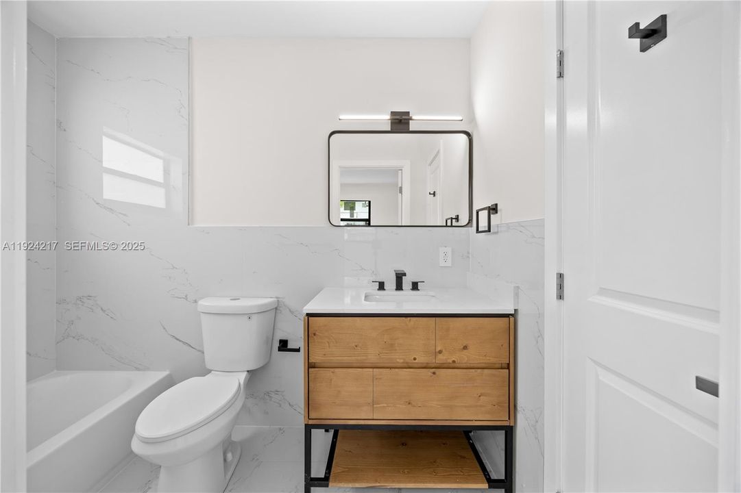 На продажу: $579,900 (3 спален, 2 ванн, 1230 Квадратных фут)