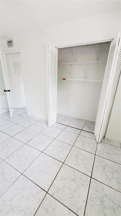 For Sale: $249,000 (2 beds, 2 baths, 750 Square Feet)