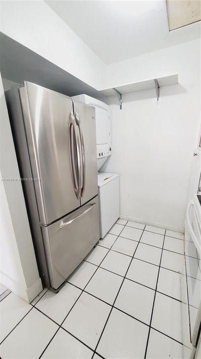 For Sale: $249,000 (2 beds, 2 baths, 750 Square Feet)