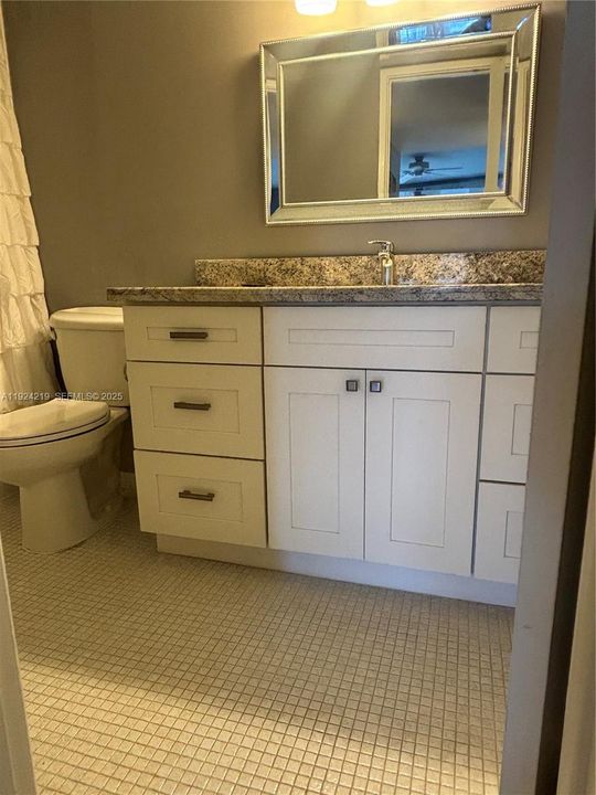 出租: $1,800 (1 贝兹, 1 浴室, 900 平方英尺)