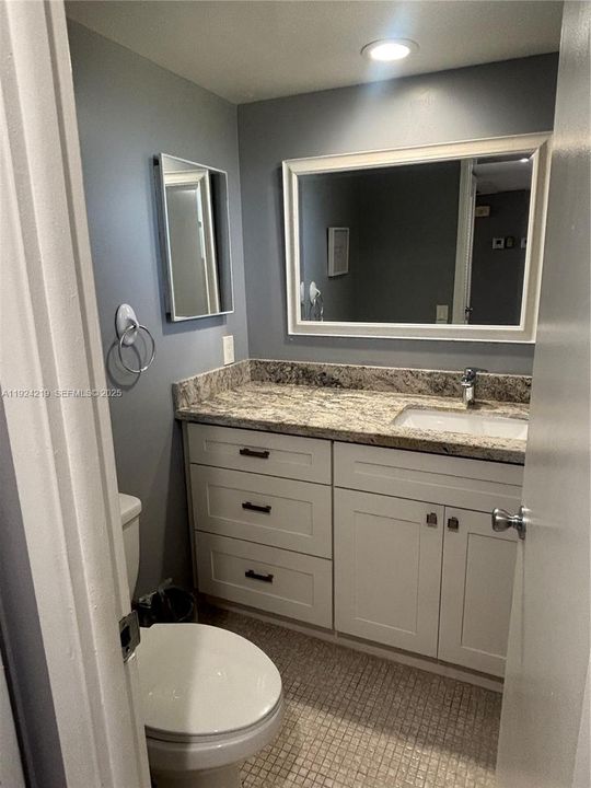 出租: $1,800 (1 贝兹, 1 浴室, 900 平方英尺)