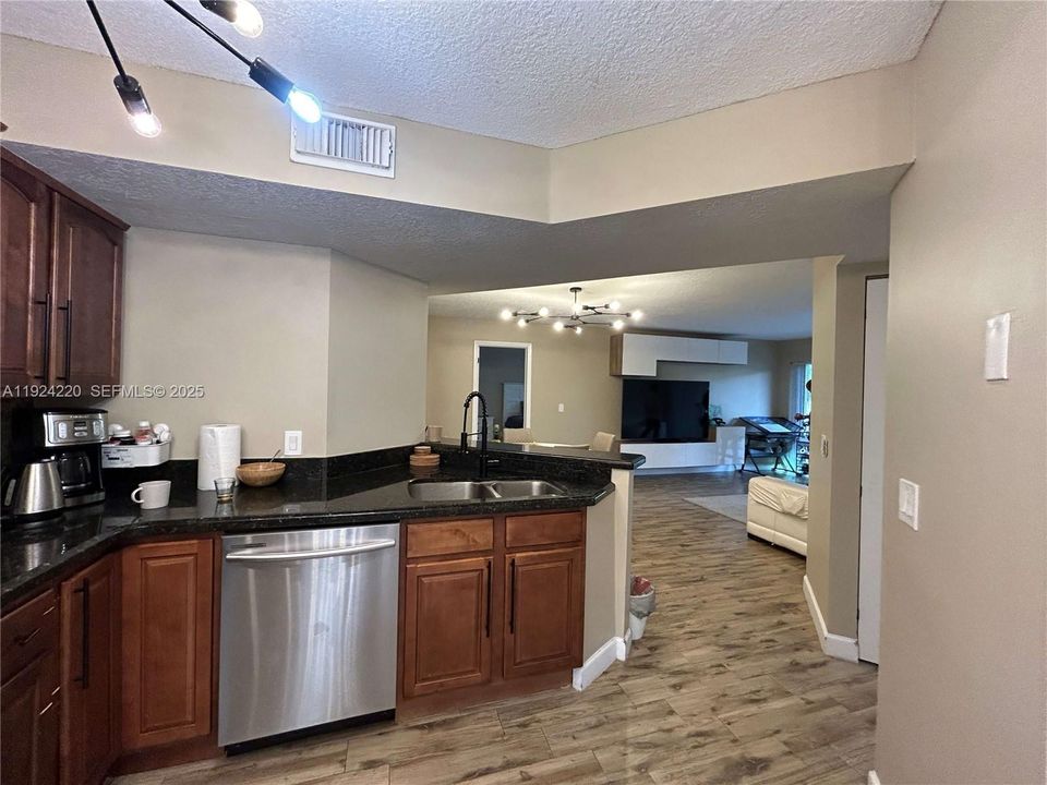 For Rent: $2,850 (3 beds, 2 baths, 1166 Square Feet)