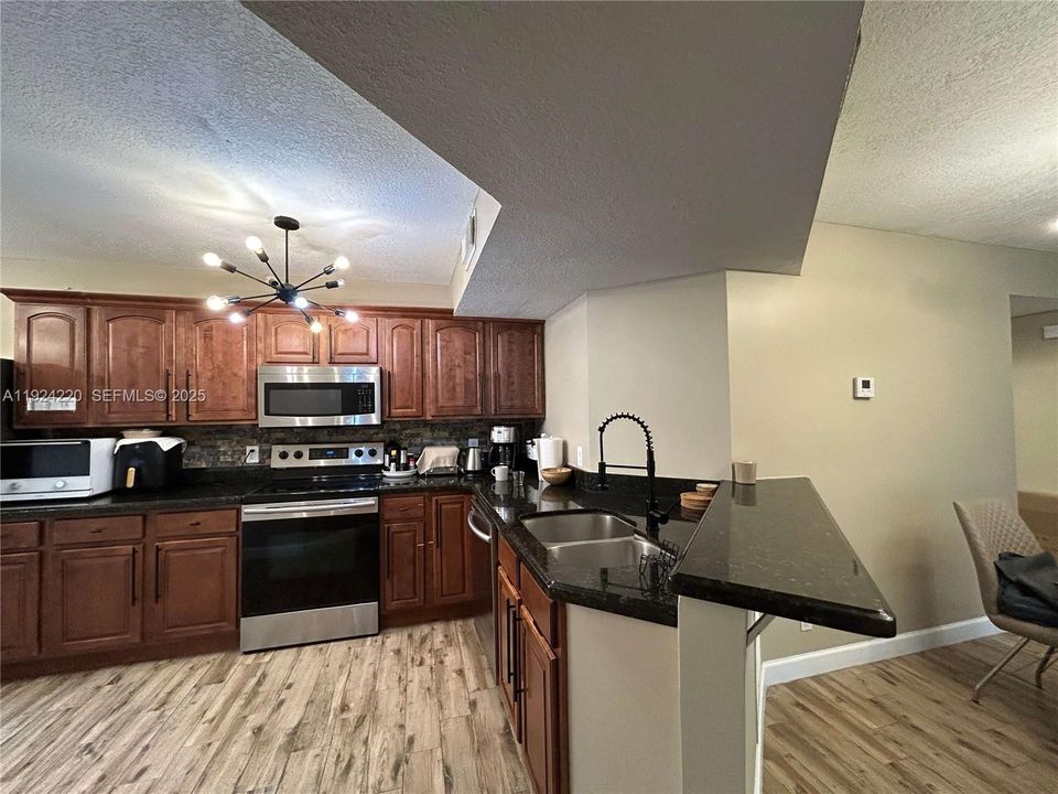 For Rent: $2,850 (3 beds, 2 baths, 1166 Square Feet)