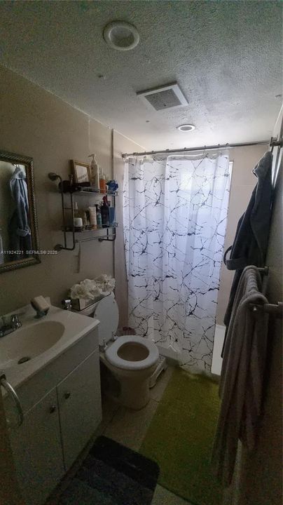 For Sale: $250,000 (3 beds, 2 baths, 5290 Square Feet)