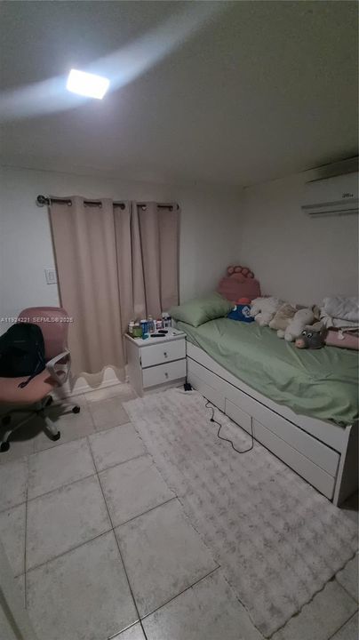 For Sale: $250,000 (3 beds, 2 baths, 5290 Square Feet)