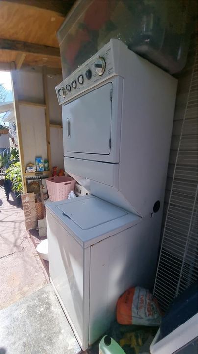 For Sale: $250,000 (3 beds, 2 baths, 5290 Square Feet)