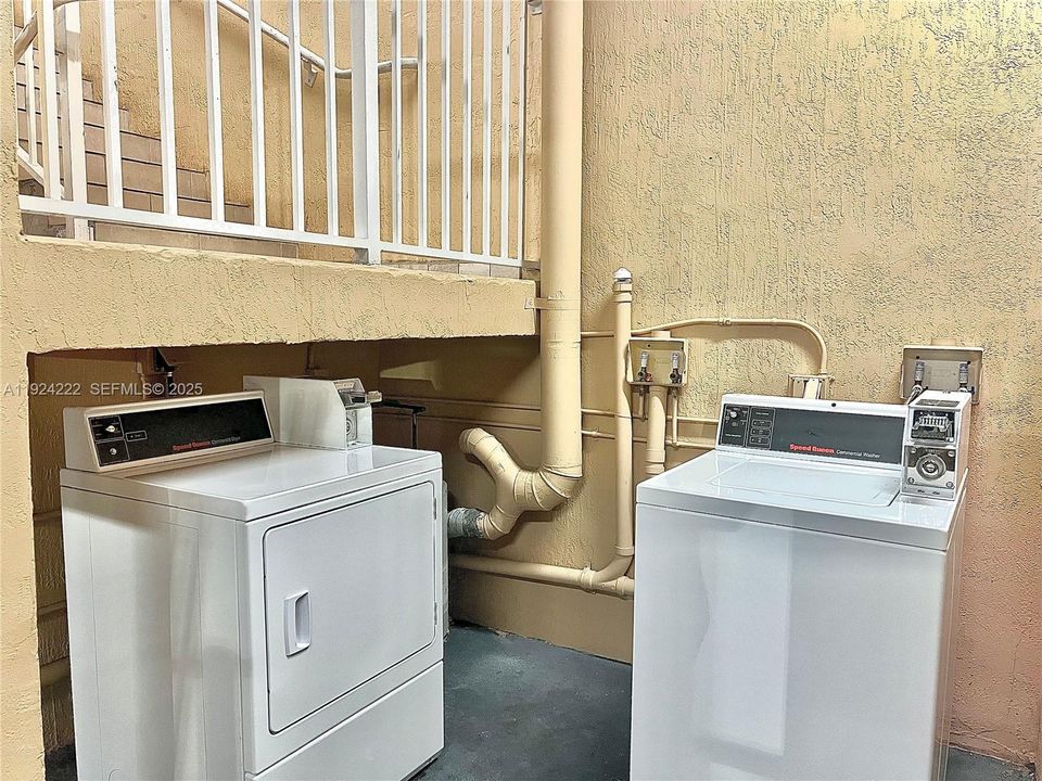 For Rent: $1,800 (1 beds, 1 baths, 700 Square Feet)