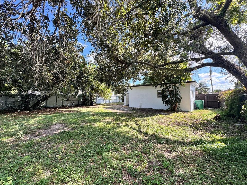 出租: $3,000 (3 贝兹, 2 浴室, 788 平方英尺)